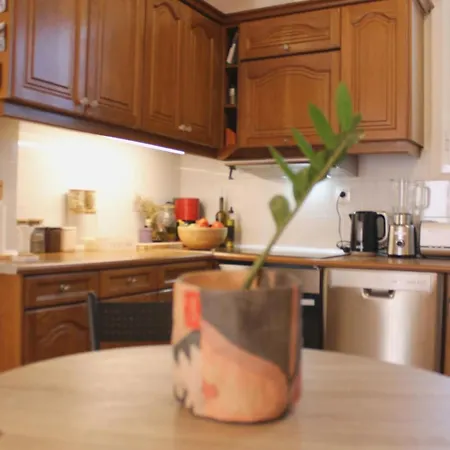Explore Athens, Local Experience By Eva Apartment